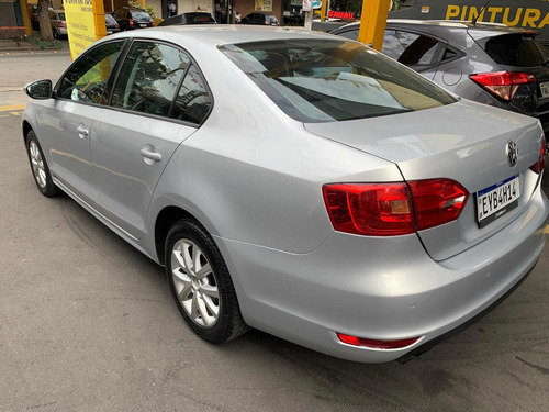 Imagem 3 de 7 de Volkswagen Jetta 2011 2.0 Comfortline Flex 4p Manual
