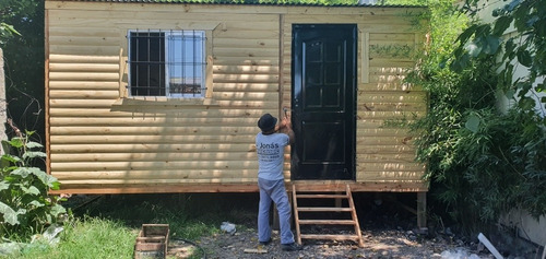 Imagen 3 de 18 de Prefabricada De 25m2 Con Aberturas De Madera Techo De Chapa