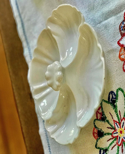 Antiguo Copetinero De Porcelana Con Cuatro Divisiones