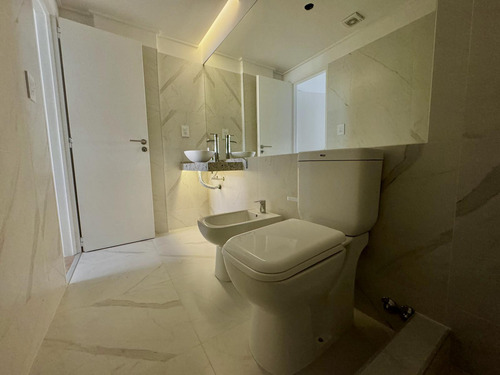 Alem 1500- Departamento De Dos Dormitorios En Venta- Rosario.
