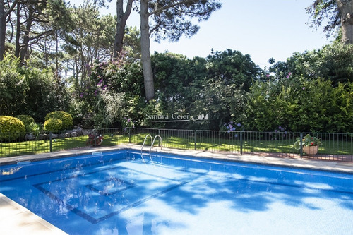 Gran Casa En Venta Zona Cantegril- Ref: 1297