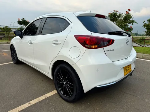 Mazda 2 1.5 Grand Touring Lx blindaje 2