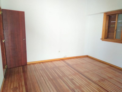 Imagen 6 de 17 de Casa En Venta En Jose Leon Suarez