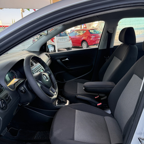 Volkswagen Vento 1.6 Confortline At