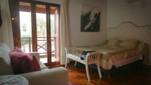 Venta Casa Zona Norte A 100 M De La Nuñez, 5 Dorm.