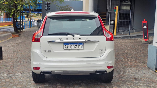 Volvo XC60 2.0 T5 High Plus 240cv At