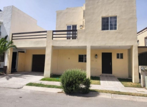 Casa A Precio De Remate En Nuez De Macadamia, Paseo De Los Nogales, Chihuahua Cd. Juárez. Arf