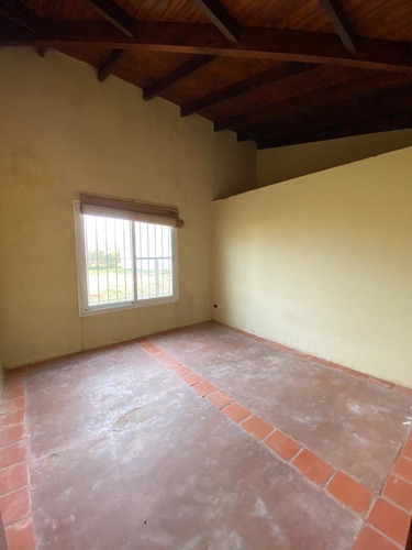 Imagen 10 de 17 de Oportunidad! Casa Quinta Sobre Lote 1000m2. Barrio Los Alamos Excelente Entorno Y Ubicacion