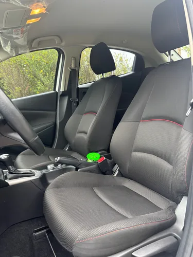 Mazda 2 Carbón edition