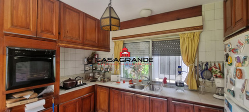 Casa En Régimen De Ph De Bajos, Amplio Fondo, Parrillero, Garaje