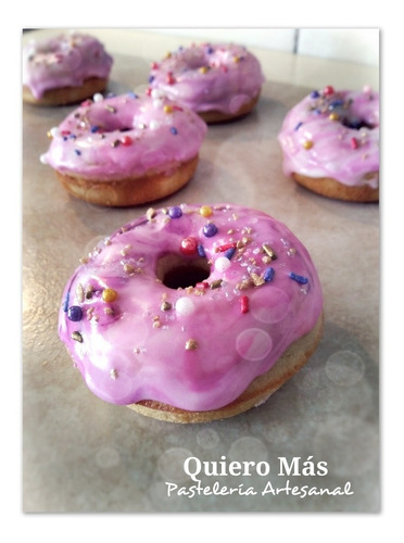 Imagen 2 de 7 de Donas Decoradas Glaseadas O Con Chocolate X Docena