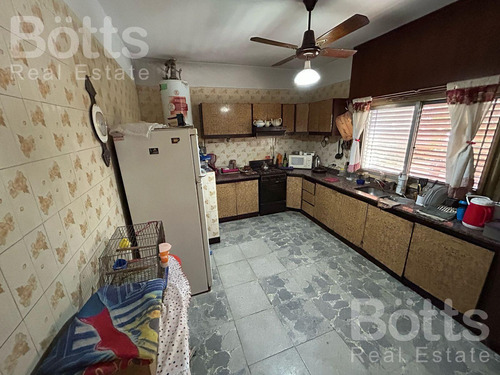 Venta Casa 7 Amb Pileta Quincho Cocheras Aldo Bonzi