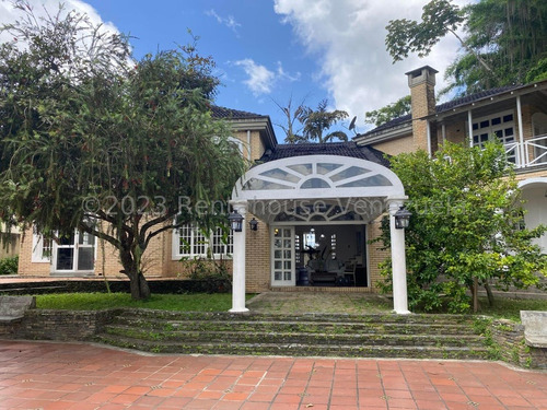 Casa En Venta En Alto Hatillo Terraza Areas Sociales Caracas Angela Tochon