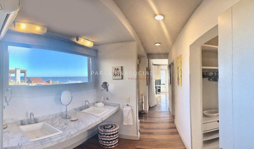 Excepcional Casa Con Vista Al Mar!! -ref:2266