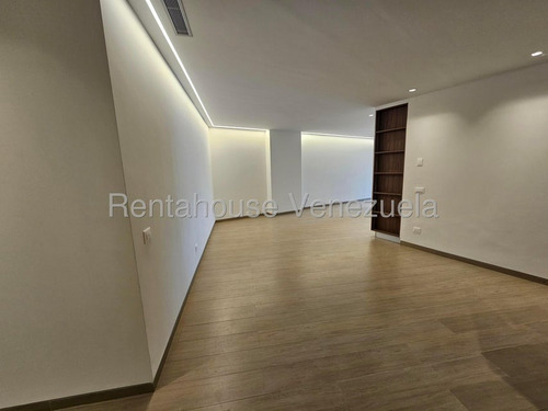 Exclusivo Y Lujoso Apartamento En Las Mercedes! 25-24948
