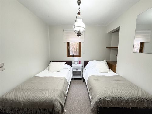 Hermosa Casa En Venta De 5 Dorm. En Las Condes