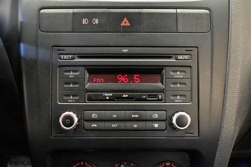 Imagen 10 de 15 de Volkswagen Suran 1.6 Highline 2013 La Plata 211