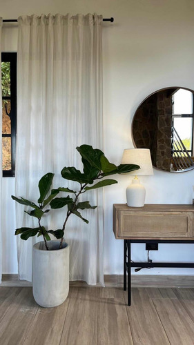 Villa A Estrenar En Las Montañas De Jarabacoa, En Venta.