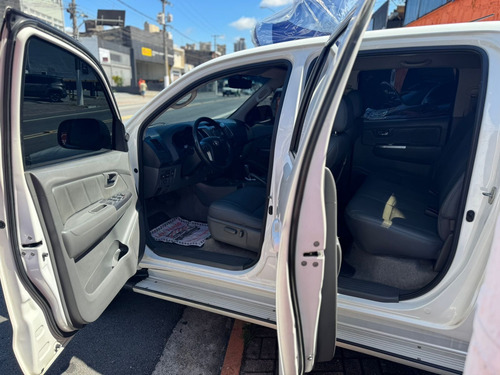 Toyota Hilux 2.7 Srv Cab. Dupla 4x2 Flex Aut. 4p