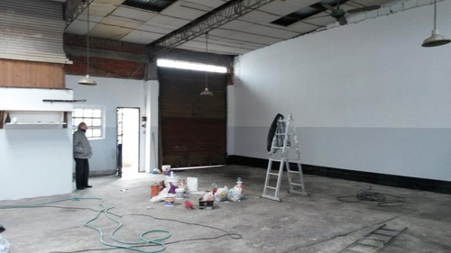 Imagen 3 de 12 de Galpon Con Local En Los Hornos