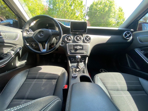 Imagen 12 de 19 de Mercedes-benz A200 1.6 Turbo Manual