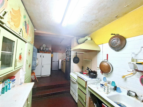 Casa En Venta De 5 Dorm. En Ñuñoa