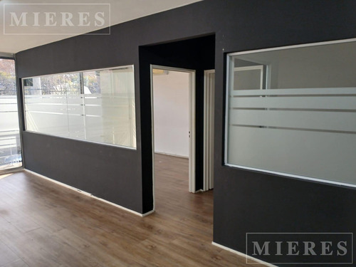 Excelente Oficina De 70 M2 En Alquiler En San Isidro