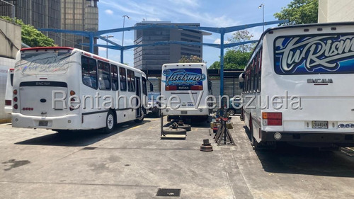 Terreno En Venta En Plaza Venezuela Caracas A Pie De Calle Alto Transito Angela Tochon