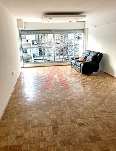 Imagen 1 de 18 de Pocitos Venta Apartamento - 3 Dormitorios Y Servicio - Garaje