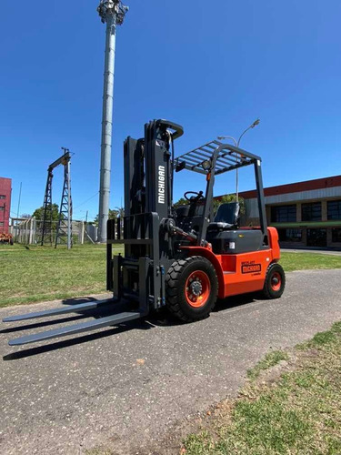 Autoelevador Michigan 2500 Kg