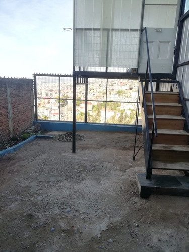 Casa Vista Al Mar, Garaje, Balcón, 3 Drmts, 2 Baños, Patio.