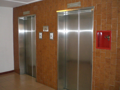 Ms: 24-15132. En Venta Bello Apartamento En Los Naranjos Del Cafetal, A=110m2, 3h, 2b, 1p
