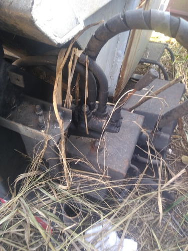 Imagem 7 de 9 de Riotruck Basculante
