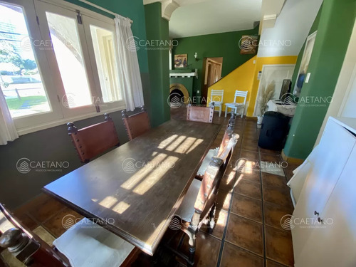 Venta Casa 5 Dormitorios. Playa Mansa, Punta Del Este