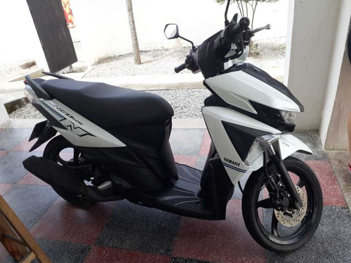 Yamaha Neón