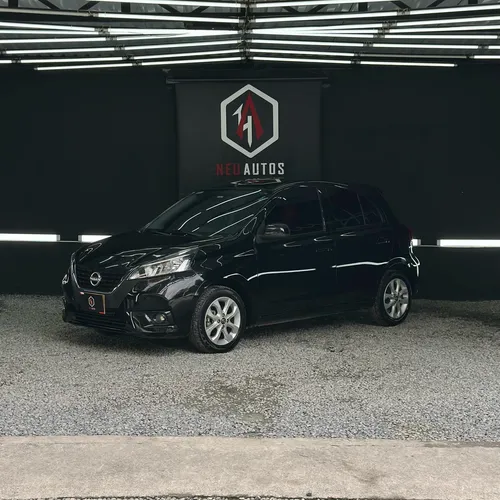 Nissan March 1.6 Advance