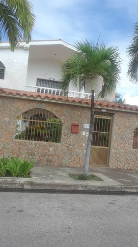 Imagen 2 de 19 de Se Alquila Parte Alta De Quinta Con Entrada Independiente Urb. Jorge Coll Fijo O Por Temporada