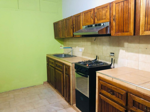 Casa Urbanizacion Don Genaro Sector Los Samanes