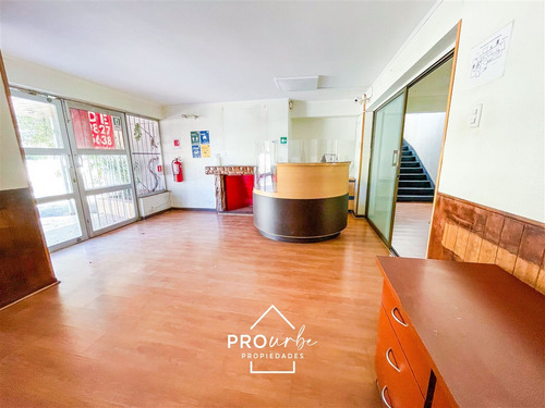 Casa En Arriendo De 14 Dorm. En Las Condes