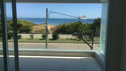 Venta De Apartamento 3 Dormitorios En Playa Mansa