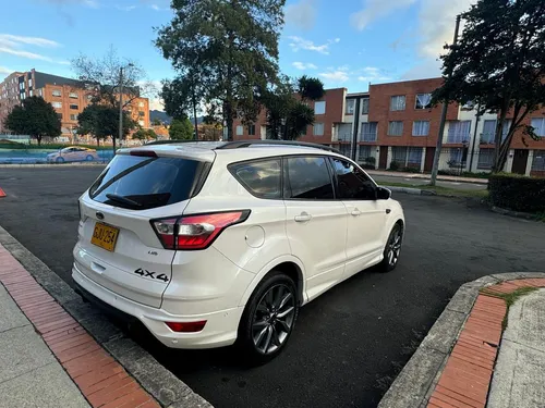 Ford Escape 2.0 ST-LINE 4X4 AT