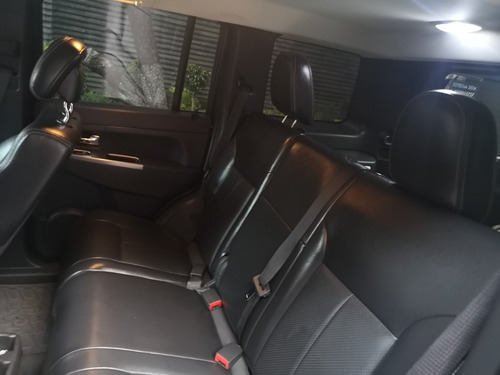 Imagen 6 de 15 de Jeep Liberty Jet 2012 Limited Piel 4x4