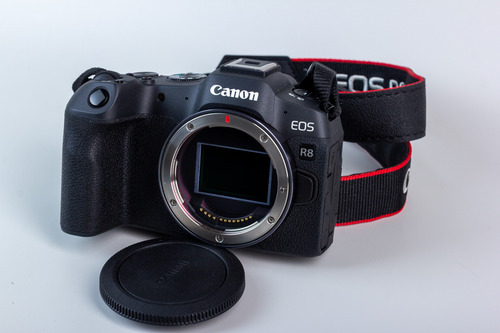 Cámara Canon Eos R8 Body Negro