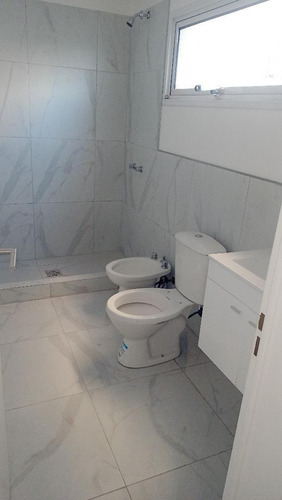 Imagen 12 de 17 de Departamentos En Venta Ramos Mejía 3 A. Suite Vestidor Coch