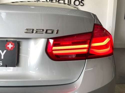 320i Sport 2.0