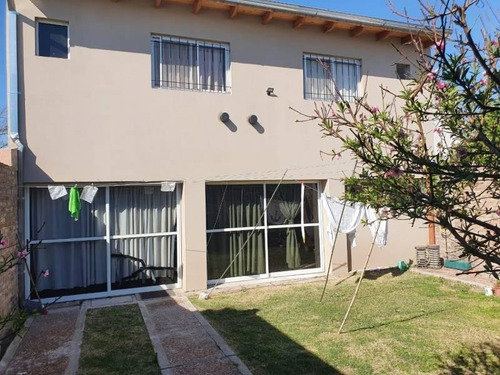 Venta Casa 3 Dormitorios Con Casa 2 Dormitorios En Fondo De Terreno - Granadero Baigorria