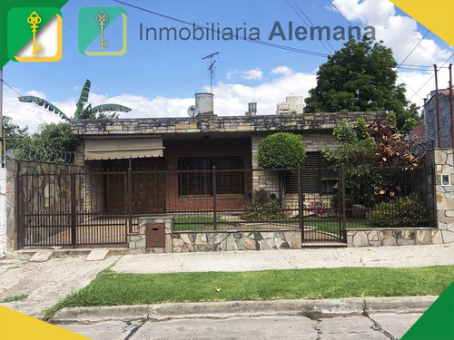 Casa En Venta En Villa Ballester