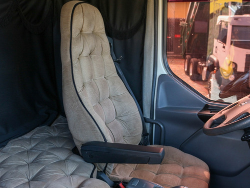 Imagem 9 de 15 de Volvo Vm 330 I-shift 8x2 2017 No Chassi=ford,volks,mb,vw