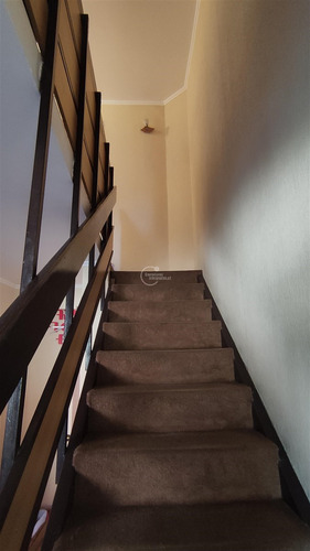 2 Pisos, Pareada Por Ambos Lados. 3 Dorm. En La Reina