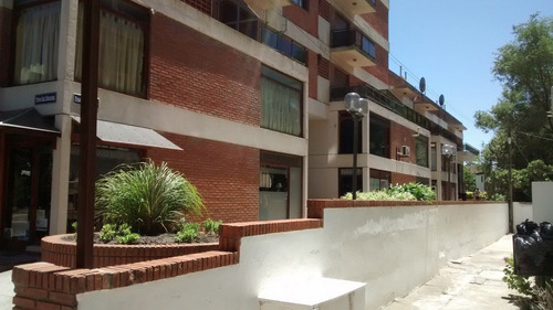 Pinamar Local Céntrico C/ Monoambiente